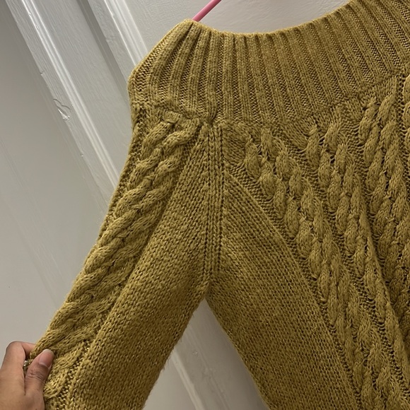Chunky Knit Sweater - Picture 5 of 9